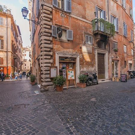 Domus Lupae -Live In The Heart Of Rome Apartment Bagian luar foto