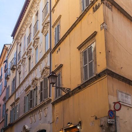 Domus Lupae -Live In The Heart Of Rome Apartment Bagian luar foto