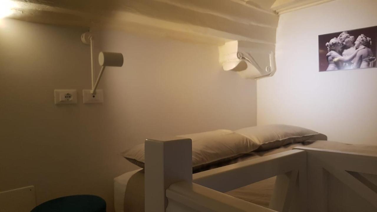 Domus Lupae -Live In The Heart Of Rome Apartment Bagian luar foto