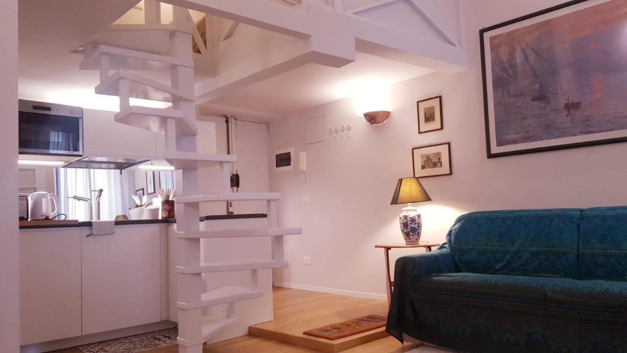 Domus Lupae -Live In The Heart Of Rome Apartment Bagian luar foto