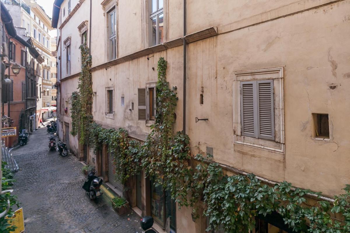 Domus Lupae -Live In The Heart Of Rome Apartment Bagian luar foto
