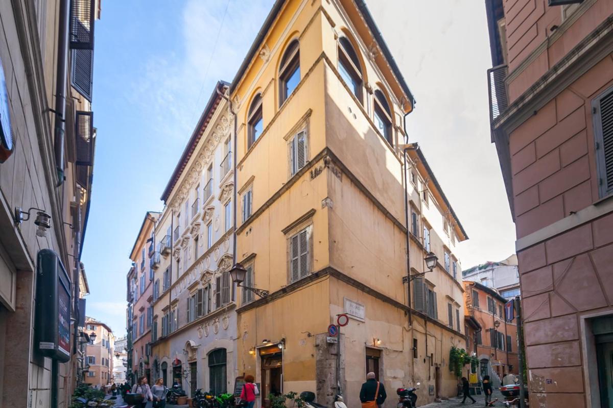 Domus Lupae -Live In The Heart Of Rome Apartment Bagian luar foto